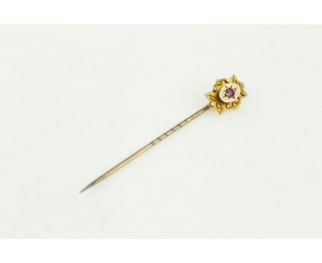 A 9 carat RUBY set tie pin, H/M Chester 1923 approx. 1g