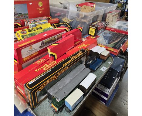 LARGE SELECTION OF VARIOUS TRI-ANG, HORNBY, LIMA, AIRFIX,  OO GAUGE MODEL TRAINS, LOCOMOTIVE CARRIAGES, TRACK, SCENERY, BUILD