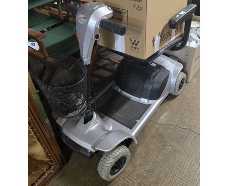 RASCAL TAXI 4 MOBILITY ELECTRIC MOBILITY SCOOTER WITH CHARGER &amp; KEY     