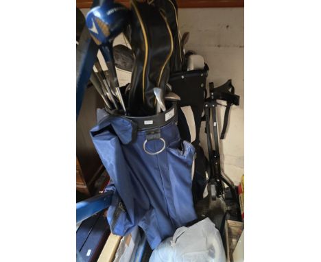 2 BAGS WITH VARIOUS GOLF CLUBS, DUNLOP CADDY
