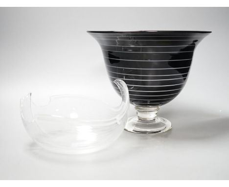 A Gunnar Cyren for Orrefors bowl and a footed bowl, tallest 21cm