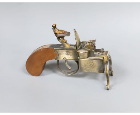A Dunhill ‘Tinder Pistol’ table lighter, 15cm