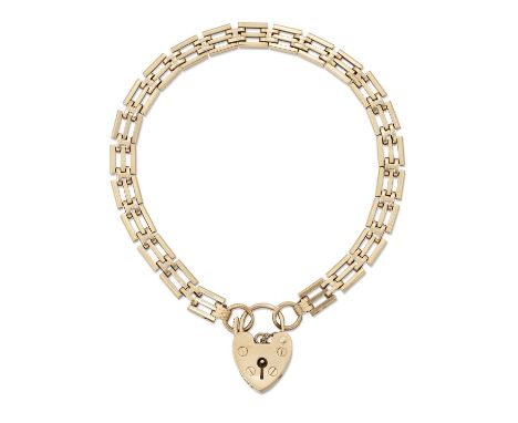 A 9 CARAT GOLD GATE LINK BRACELET WITH PADLOCK CLASP hallmarked Birmingham 1972, 19cm long, 9.6 gramsGood condition.