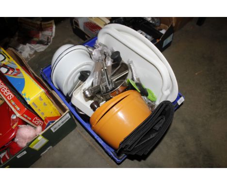A box of kitchenalia to include enamel ware
