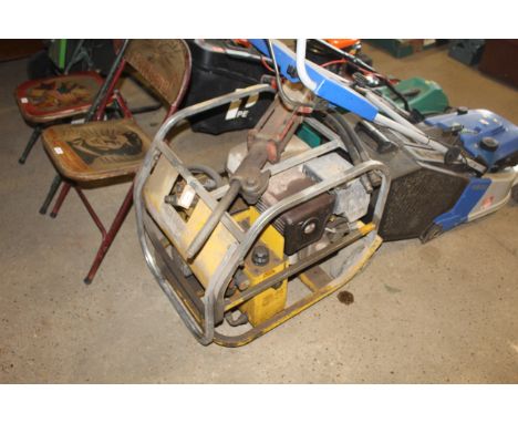 A hydraulic power pack with petrol engine and breaker gun (Please note this lot is subject to VAT)