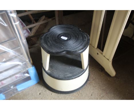 A Kik-Step