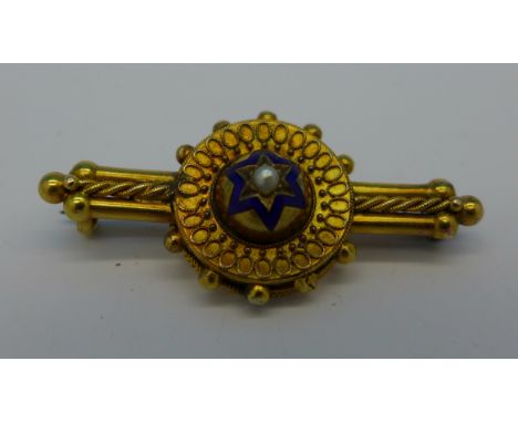 A yellow metal, enamel and pearl brooch, 4.7g