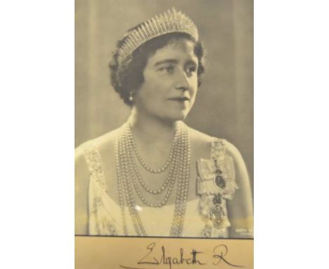 A Dorothy Wilding photograph of Queen Elizabeth the Queen Mother, signed Elizabeth R 1944, in oak frame - photograph size app