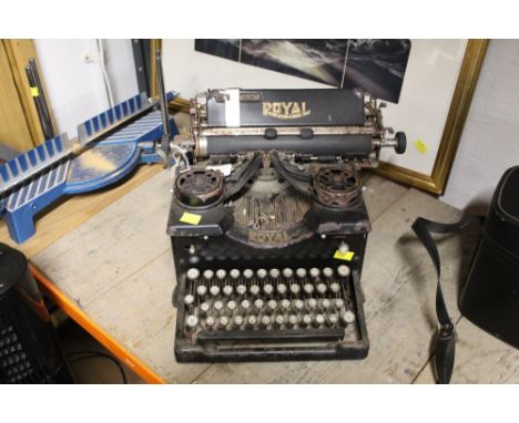 Royal typewriter (AF)