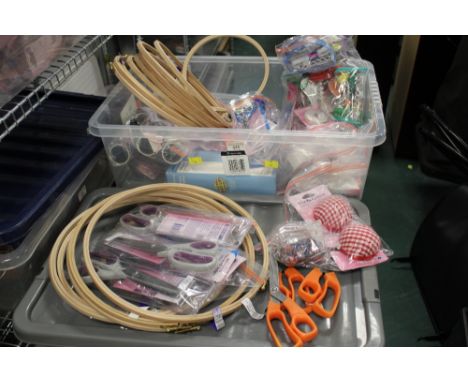 Box of craft items - lint roller, lint shaver, scissors, tape measure, eyelet tool, embroidery hoop etc (32)