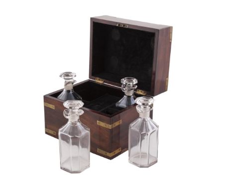 ***PLEASE NOTE: INCORRECTLY ILLUSTRATED IN PRINTED CATALOGUE***AN EARLY 19TH CENTURY BRASS BOUND MAHOGANY DECANTER CASE, fitt