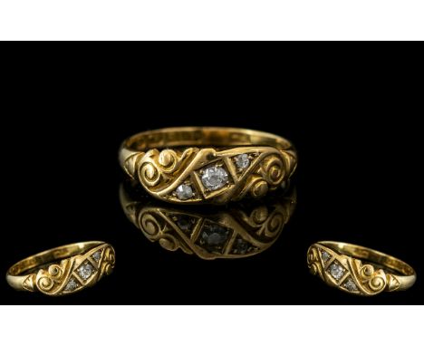 18ct Antique Three-Stone Ring, fully hallmarked, ring size M.