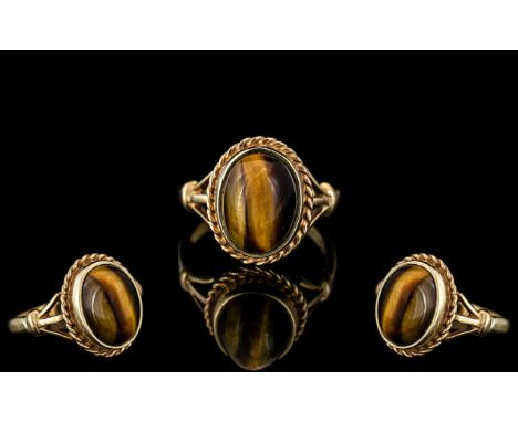 9ct Gold - Single Stone Tigers Eye Set Ring, with Excellent Shank / Setting. Fully Hallmarked for 9.375, Birmingham 1978. Rin