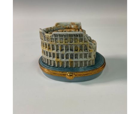 Exquisite Limoges porcelain treasure box designed by Artoria in Limoges, France. This limited edition piece depicts the iconi