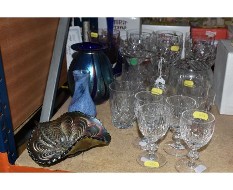 CUT AND DECORATIVE GLASS WARES ETC, to include an Alum Bay Glass vase with iridescent finish, approximate height 15cm, Caithn