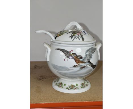A PORTMEIRION 'BIRDS OF BRITAIN' PATTERN SOUP TUREEN, with lid and ladle (1) (Condition Report: no obvious damage, in need of