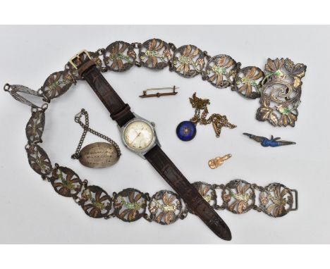 AN ASSORTMENT OF JEWELLERY AND A WRISTWATCH, to include a memorial pendant, blue enamel with a seed pearl in a star setting, 