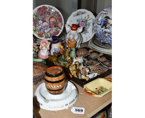 A GROUP OF CERAMICS, to include a Minton's Guinness advertising ashtray, with barrel centre, a W H Goss Cottage Pottery pin t