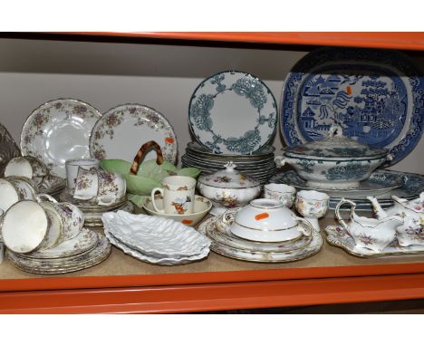 A GROUP OF ASSORTED CERAMICS, comprising Hammersley 'Dresden Sprays' pattern tea ware comprising teapot (chipped spout), milk