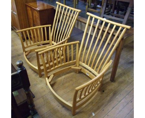 A pair of Ercol armchairs (2) Condition report Report by RB

There are no cushions included with this lot. Each chair with Er