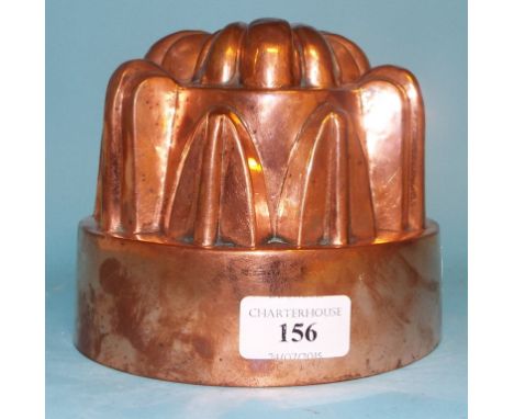 A copper jelly mould, stamped G S and 54, 15 cm diameter Condition report Report by NG:

Diameter approx. 50 cm, height appro