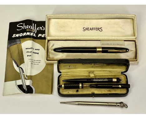 VINTAGE PENS &amp; PENCILS GROUP - to include a Sheaffer's Statesman snorkel pen in black with gilt trim, in original box wit