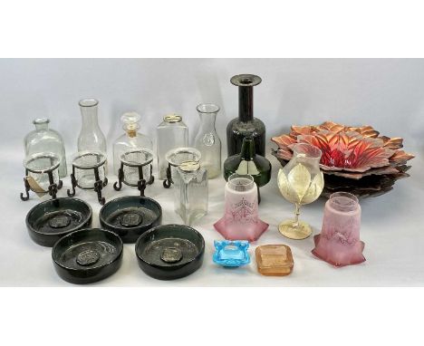 CRACKLE GLASS TEA LIGHT HOLDERS with wrought metal frames (4), pressed black glass ashtrays with ship's wheel motifs (4), red