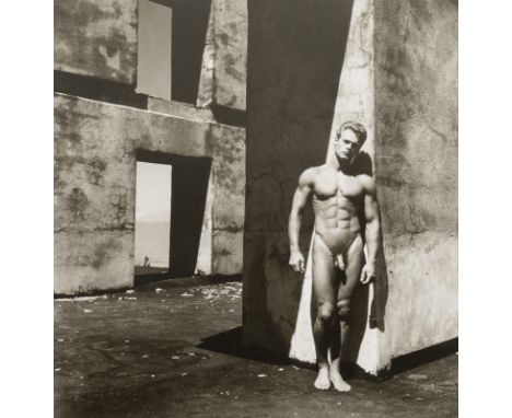 André OSTIER (1906-1994)UntitledSilver print signed on the back29 x 28 cmFrench photographer, contributor to Vogue France, he