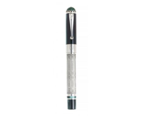 MONTEGRAPPA FOUNTAIN PEN "KAZAN", ED. LIMITED.Green resin barrel and silver details.Limited edition. Exemplary 371/500.Two-to