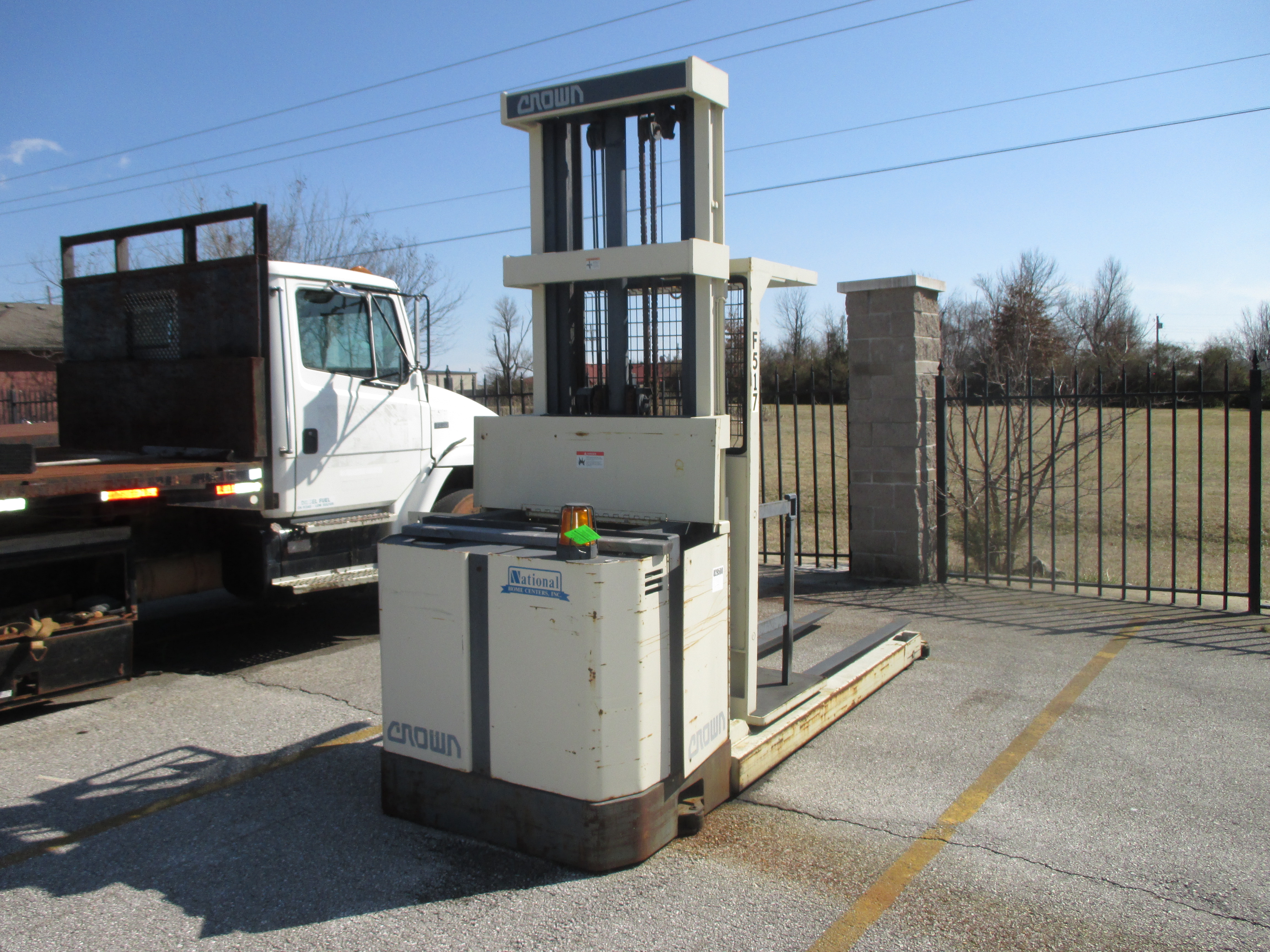 CROWN LIFT TRUCK; M 30S248TTS