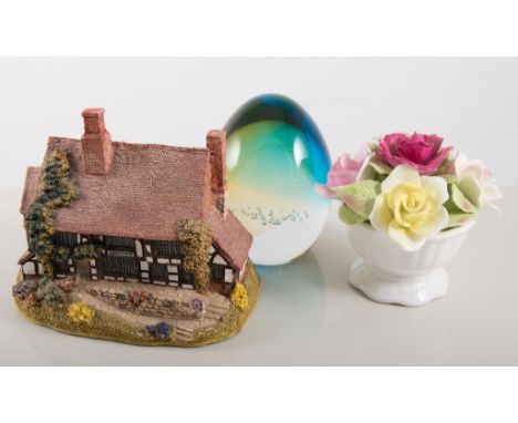 Ceramics, Lilliput Lane cottage, Royal Copenhagen vase, Beswick dog, ceramic posies, etc.