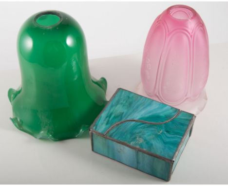 Strawberry tinted frosted glass lamp shade, 16cms, a green tinted shade and other glassware, (2 boxes)