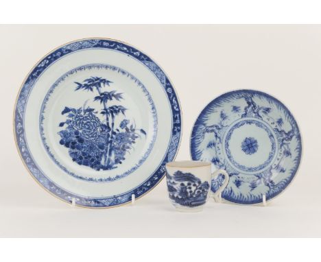 Chinese blue and white export plate, Kangxi (1662-1722), decorated with peony and bamboo, 23cm; also a Chinese blue and white