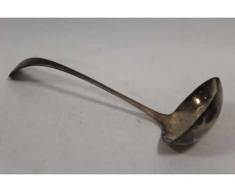 A HALLMARKED SILVER SERVING LADLE - SHEFFIELD 1909, L 29 cm