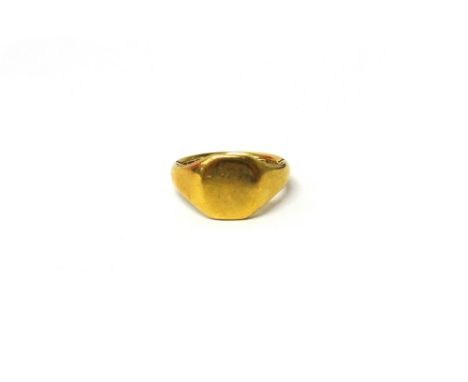 An 18ct gold plain signet ring, Birmingham 1926, ring size O and a half, weight 8.6 gms.