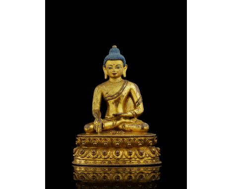STATUETTE DE BOUDDHA VAJRASANA EN ALLIAGE DE CUIVRE DORÉTIBET, CIRCA XVE SIÈCLEHimalayan Art Resources item no. 4848 12.9 cm 