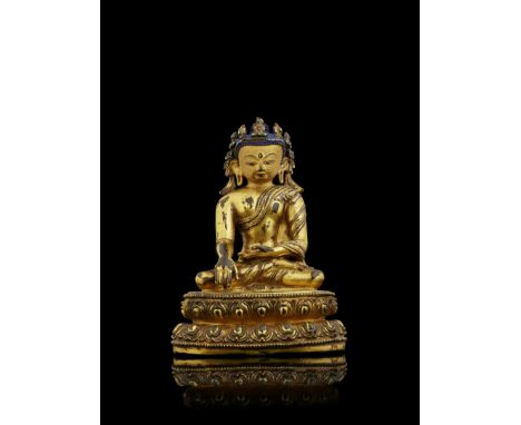 STATUETTE DE BOUDDHA COURONNÉ EN ALLIAGE DE CUIVRE DORÉTIBET, CIRCA XIVE SIÈCLEHimalayan Art Resources item no. 4857  13 cm (