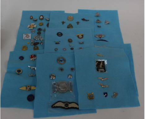 WW2 British and earlier RAF/Flying related badges: Civil Air Guard cap badge, CAG lapel badge and buttons: Army Flying Club l