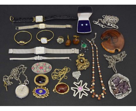 Small quantity of various jewellery, including costume jewellery, a Victorian jet cameo mourning pendant (af), and a silver p