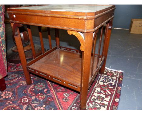 A PAIR OF MAHOGANY GEORGIAN STYLE LAMP TABLES  WITH INSET GLASS TOPS.