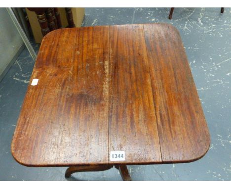 A 19th.C.YEW WOOD AND MAHOGANY TILT TOP TRIPOD LAMP TABLE.   51 x 46 x H.71cms.