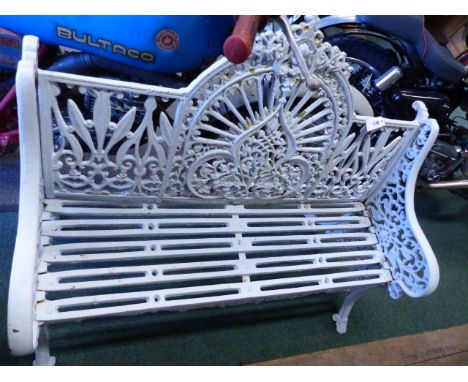 A GOOD CAST IRON COALBROOKDALE DESIGN GARDEN  BENCH.   W.119cms.