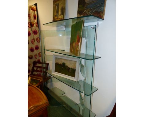 A GOOD QUALITY DESIGNER ART GLASS CANTILEVER DESIGN FLOOR STANDING DISPLAY SHELF.