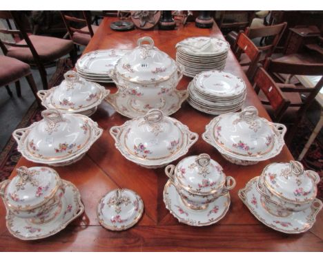 A 19th.C.CHAMBERLAIN & Co. WORCESTER DINNER SERVICE COMPRISING A SOUP TUREEN, COVER AND STAND, FOUR VEGETABLE TUREENS, THREE 