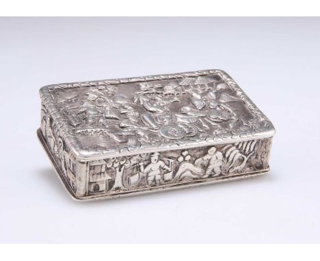A CHINESE SILVER SNUFF BOX, FIRST HALF OF 19TH CENTURY by Yatshing, Canton, rectangular with a hinged cover, decorated in rel