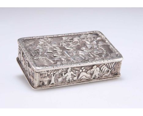 A CHINESE SILVER SNUFF BOX, FIRST HALF OF 19TH CENTURY by Yatshing, Canton, rectangular with a hinged cover, decorated in rel