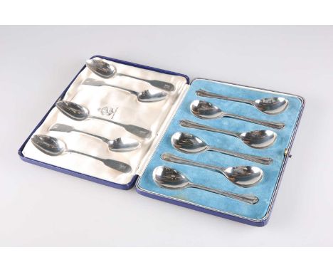 ASSORTED SILVER SPOONS, GEORGE IV AND LATER comprising five George IV silver teapoons, by Thomas Austin, London 1826, Fiddle 