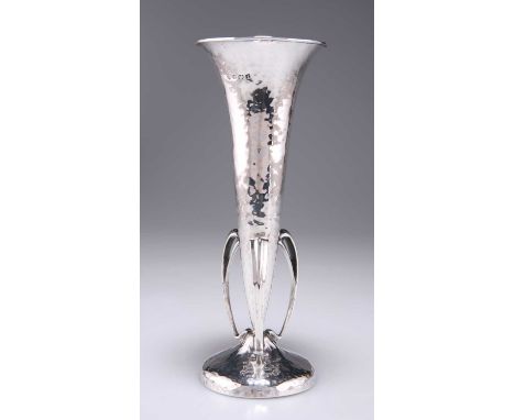 AN ARTS AND CRAFTS SILVER VASE by Williams (Birmingham) Ltd, Birmingham 1905, trumpet form with three curved supports, on a d