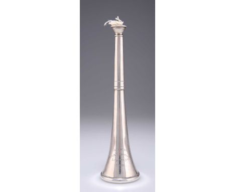 AN EDWARDIAN SILVER NOVELTY TABLE LIGHTER by Grey &amp; Co, Birmingham 1907, in the form of a hunting horn, the screw-down de