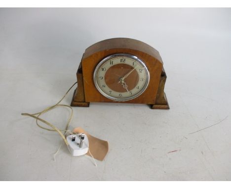 1930's Riley electric art deco walnut mantle clock. Working 